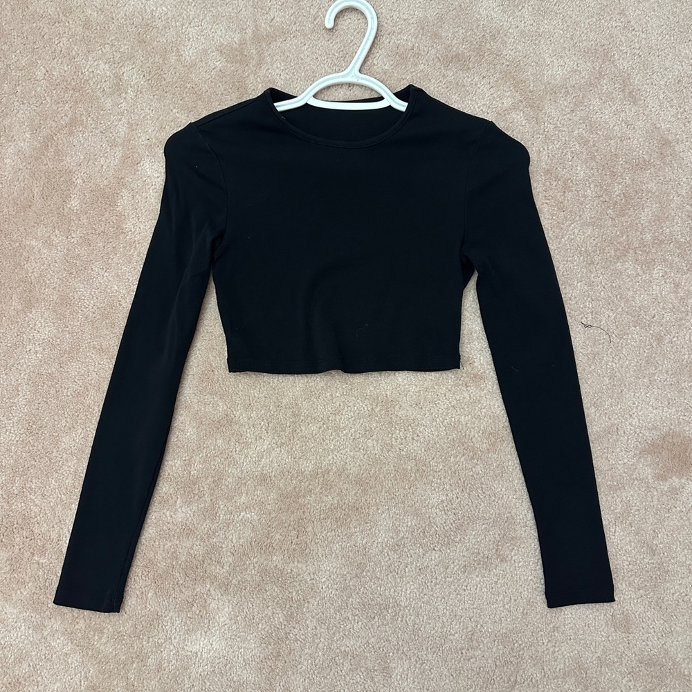 SHEIN Black Long Sleeve Crop Top
